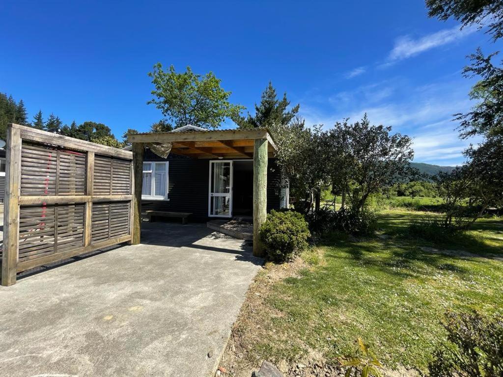 Awa Tui Batch Apartment Бленхайм Екстериор снимка